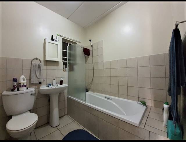 1 BEDROOM APARTMENT BLOCK TO LET IN HALFWAY HOUSE